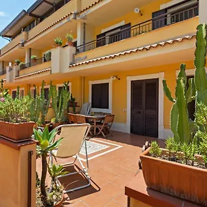 Bright With Balcony Appartamento Giardini Naxos